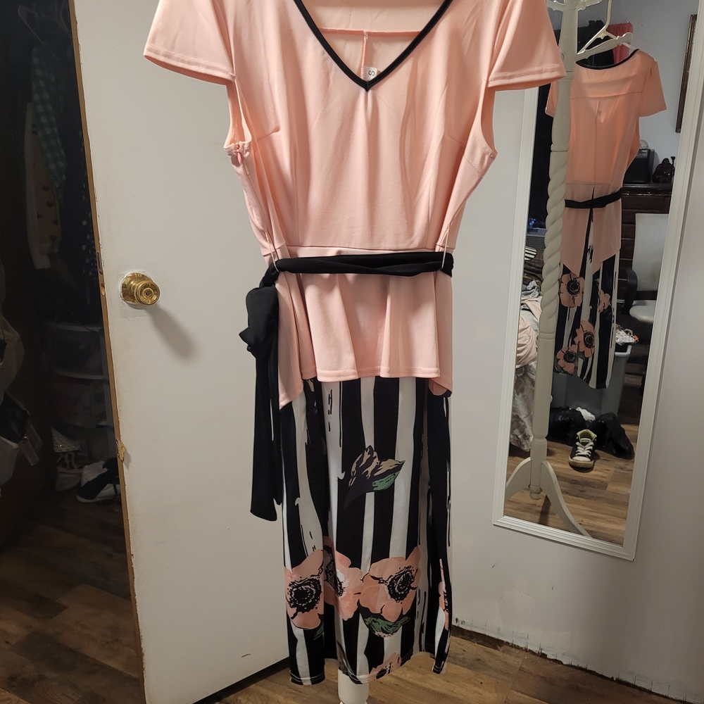 Chic Pink and Black Floral Dress